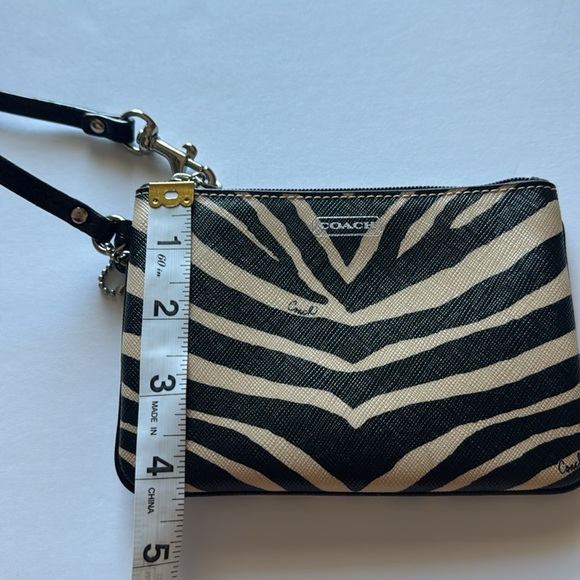 Coach Zebra Pattern Black and Cream Wristlet - Picture 10 of 13